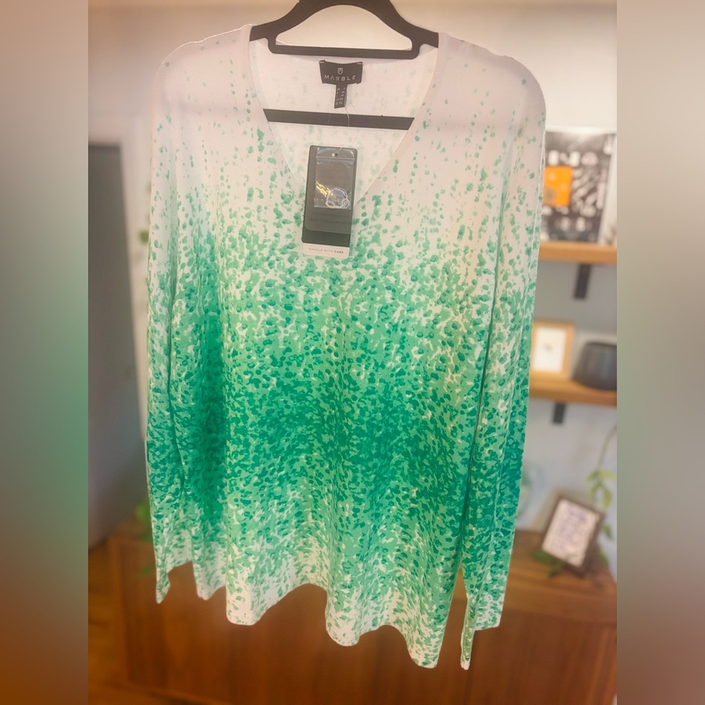 MARBLE- NWT Green and White Speckled Top